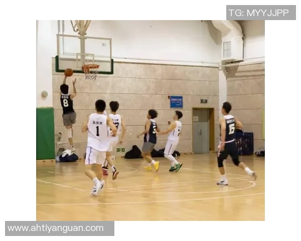 赛后复盘:杭州篮球队与成都篮球队的团队协作与战术分析探讨 赛后复盘:杭州篮球队与成都篮球队的团队协作与战术分析探讨