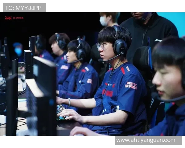 精英赛特别报道：探寻JDG战队背后的奋斗与荣耀之路