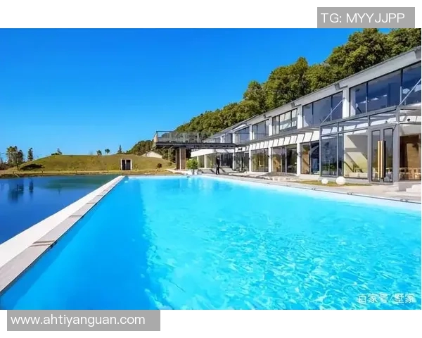 以泳池为核心,打造四季皆宜的度假胜地,体验畅游与悠闲的完美结合 以泳池为核心,打造四季皆宜的度假胜地,体验畅游与悠闲的完美结合